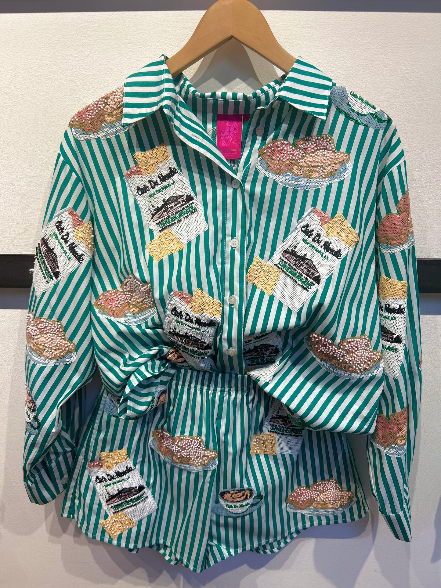 QUEEN OF SPARKLES Green & White Stripe Café Du Monde Icon Button Up SET